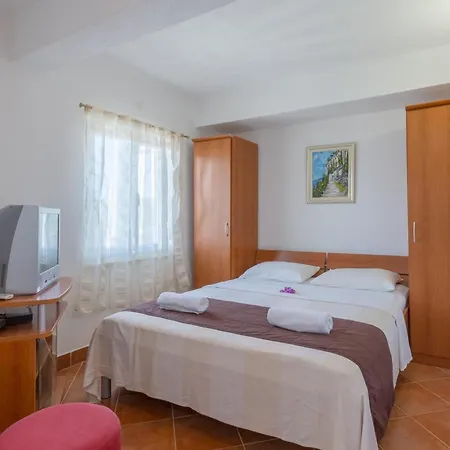 Simic アパート ミルナ